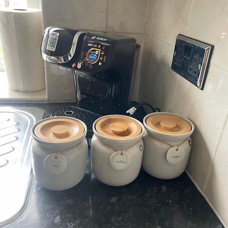 Entire 3 Bedroom Home - Minutes To Emirates Stadium! London Exteriör bild